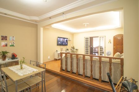 Casa à venda com 400m², 3 quartos e 2 vagas Casa à venda com 400m², 3 quartos e 2 vagasSala 1