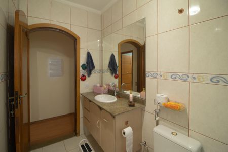 Casa à venda com 400m², 3 quartos e 2 vagas Casa à venda com 400m², 3 quartos e 2 vagasBanheiro 2