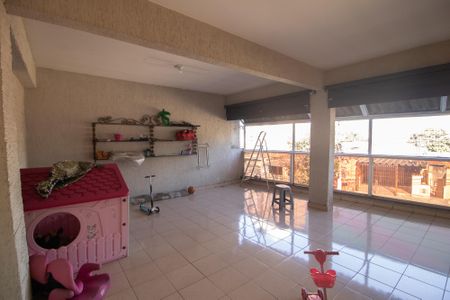 Casa à venda com 400m², 3 quartos e 2 vagas Casa à venda com 400m², 3 quartos e 2 vagasVaranda Sala