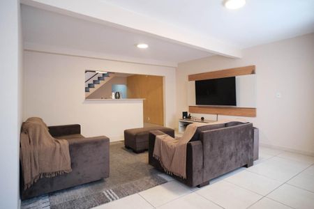 Casa à venda com 190m², 2 quartos e 5 vagasSala