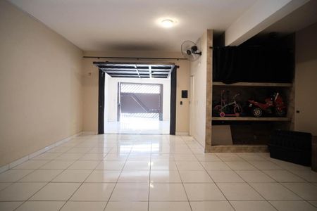 Casa à venda com 190m², 2 quartos e 5 vagasGaragem
