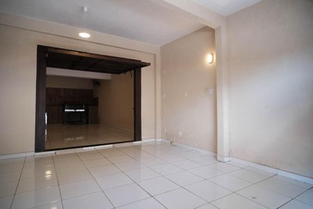 Casa à venda com 190m², 2 quartos e 5 vagasGaragem