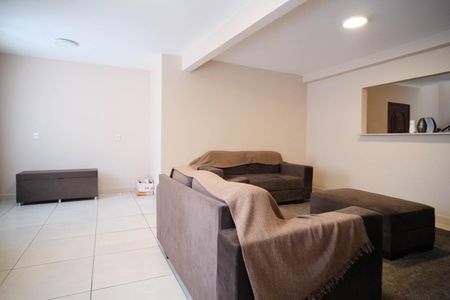 Casa à venda com 190m², 2 quartos e 5 vagasSala
