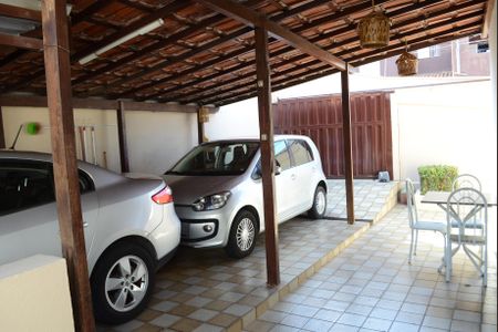 Casa à venda com 360m², 3 quartos e 4 vagasGaragem