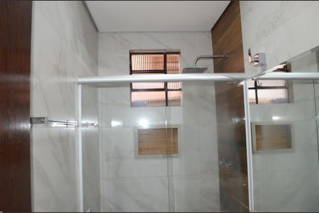 Casa à venda com 360m², 3 quartos e 4 vagasBanheiro Corredor