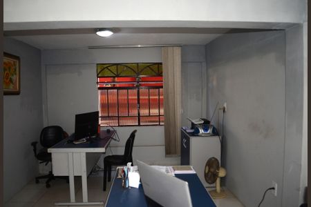 Casa à venda com 360m², 3 quartos e 4 vagasEscritório
