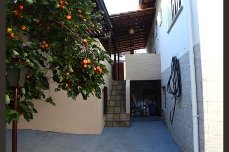 Casa à venda com 360m², 3 quartos e 4 vagasQuintal