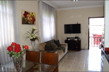 Casa à venda com 360m², 3 quartos e 4 vagasDetalhe Sala