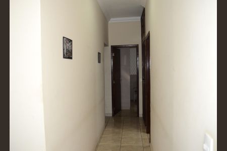 Casa à venda com 360m², 3 quartos e 4 vagasCorredor