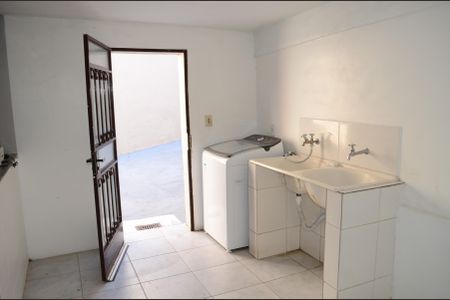Casa à venda com 360m², 3 quartos e 4 vagasÁrea de Serviço