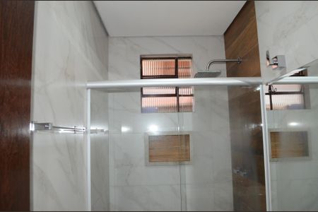 Casa à venda com 360m², 3 quartos e 4 vagasBanheiro Corredor