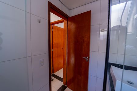 Apartamento à venda com 42m², 2 quartos e 1 vaga Apartamento à venda com 42m², 2 quartos e 1 vagaBanheiro