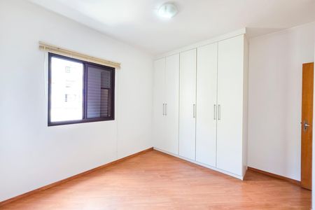 Apartamento para alugar com 83m², 3 quartos e 1 vaga Apartamento para alugar com 83m², 3 quartos e 1 vagaQuarto