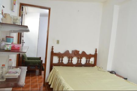 Casa à venda com 96m², 2 quartos e 2 vagasSuíte