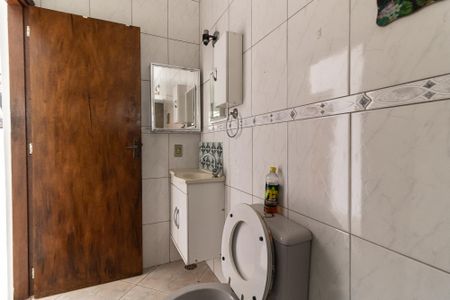 Casa à venda com 220m², 3 quartos e 2 vagas Casa à venda com 220m², 3 quartos e 2 vagasBanheiro 1