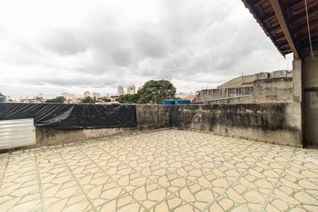 Casa à venda com 220m², 3 quartos e 2 vagas Casa à venda com 220m², 3 quartos e 2 vagasTerraço