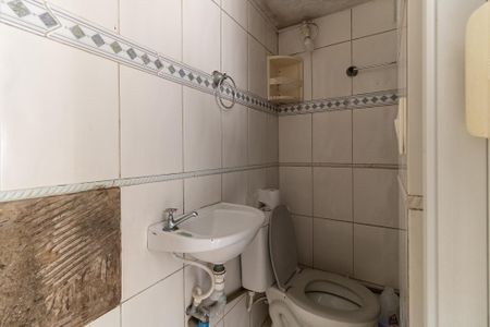 Casa à venda com 220m², 3 quartos e 2 vagas Casa à venda com 220m², 3 quartos e 2 vagasBanheiro 2