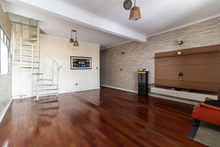 Casa à venda com 220m², 3 quartos e 2 vagas Casa à venda com 220m², 3 quartos e 2 vagasSala