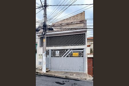 Casa à venda com 220m², 3 quartos e 2 vagas Casa à venda com 220m², 3 quartos e 2 vagasFachada