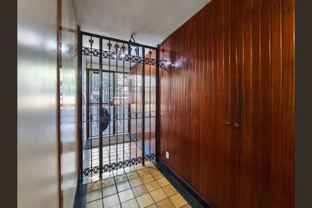 Apartamento à venda com 70m², 2 quartos e 1 vagaFachada e portaria