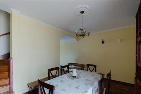 Casa à venda com 175m², 3 quartos e 1 vaga Casa à venda com 175m², 3 quartos e 1 vagaSala de Jantar