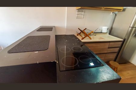 Cozinha  de apartamento para alugar com 1 quarto, 44m² em Azenha, Porto Alegre