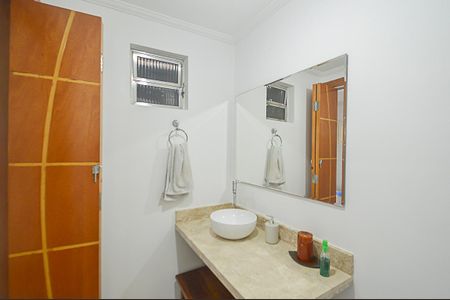 Casa à venda com 158m², 3 quartos e 2 vagas Casa à venda com 158m², 3 quartos e 2 vagasBanheiro de serviço
