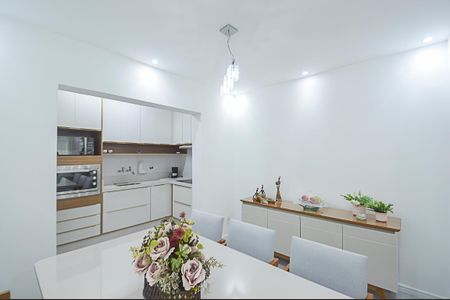 Casa à venda com 158m², 3 quartos e 2 vagas Casa à venda com 158m², 3 quartos e 2 vagasCopa