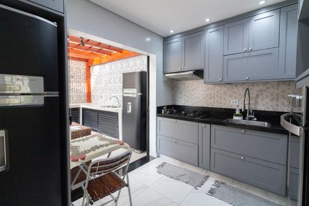 Casa de condomínio à venda com 220m², 3 quartos e 2 vagasCozinha