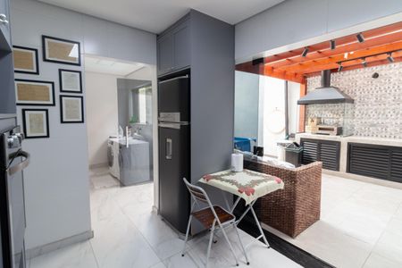 Casa de condomínio à venda com 220m², 3 quartos e 2 vagasCozinha