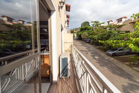 Casa de condomínio à venda com 220m², 3 quartos e 2 vagasVaranda da Sala