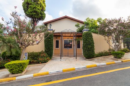 Casa de condomínio à venda com 220m², 3 quartos e 2 vagasFachada