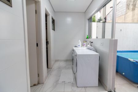 Casa de condomínio à venda com 220m², 3 quartos e 2 vagasÁrea de Serviço