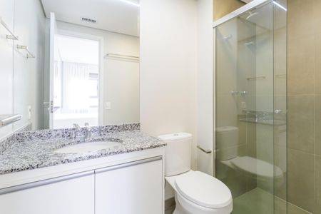 Apartamento para alugar com 65m², 2 quartos e 1 vaga Apartamento para alugar com 65m², 2 quartos e 1 vagaBanheiro da Suíte