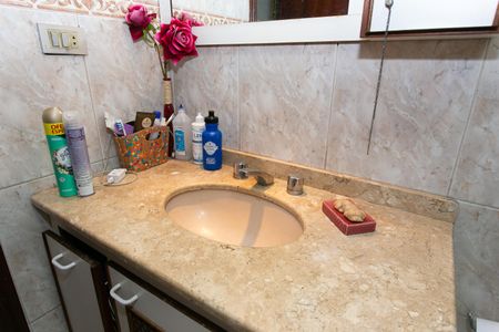 Casa para alugar com 450m², 3 quartos e 3 vagasBanheiro 1