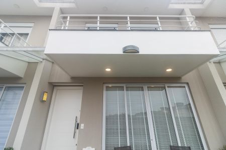 Casa à venda com 185m², 2 quartos e 2 vagasFachada