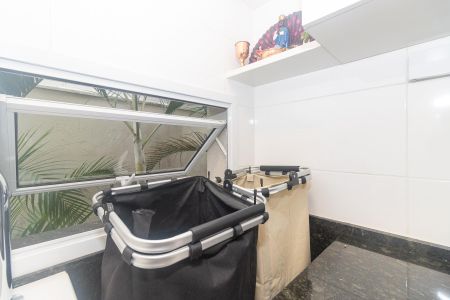 Casa à venda com 185m², 2 quartos e 2 vagasLavanderia