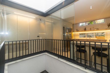 Casa à venda com 185m², 2 quartos e 2 vagasCorredor de acesso