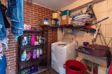 Casa para alugar com 250m², 4 quartos e 2 vagas Casa para alugar com 250m², 4 quartos e 2 vagasLavanderia 1