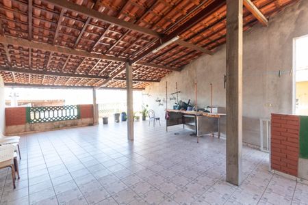 Casa para alugar com 250m², 4 quartos e 2 vagas Casa para alugar com 250m², 4 quartos e 2 vagasLavanderia 2