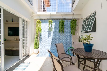 Casa à venda com 190m², 3 quartos e 1 vaga Casa à venda com 190m², 3 quartos e 1 vagaQuintal