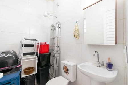 Casa à venda com 190m², 3 quartos e 1 vaga Casa à venda com 190m², 3 quartos e 1 vagaBanheiro de serviço