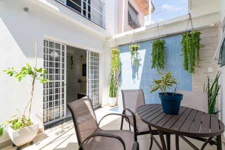 Casa à venda com 190m², 3 quartos e 1 vaga Casa à venda com 190m², 3 quartos e 1 vagaQuintal