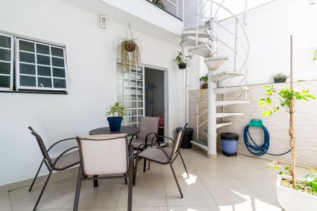 Casa à venda com 190m², 3 quartos e 1 vaga Casa à venda com 190m², 3 quartos e 1 vagaQuintal