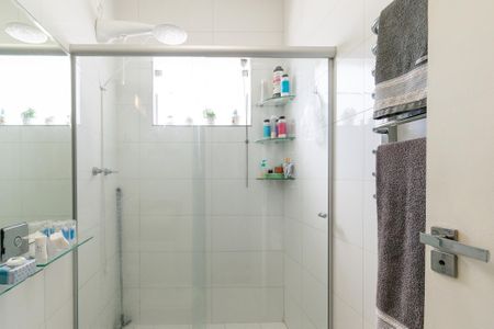 Casa à venda com 190m², 3 quartos e 1 vaga Casa à venda com 190m², 3 quartos e 1 vagaBanheiro da Suíte