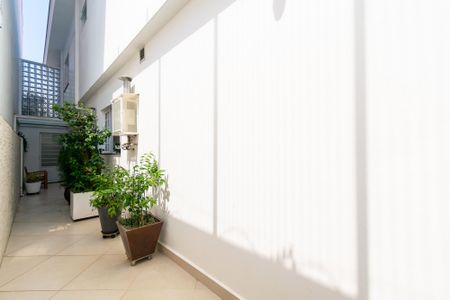 Casa à venda com 190m², 3 quartos e 1 vaga Casa à venda com 190m², 3 quartos e 1 vagaCorredor externo