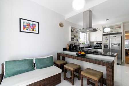 Casa à venda com 190m², 3 quartos e 1 vaga Casa à venda com 190m², 3 quartos e 1 vagaSala de Tv