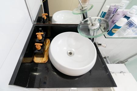 Casa à venda com 190m², 3 quartos e 1 vaga Casa à venda com 190m², 3 quartos e 1 vagaBanheiro social