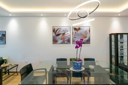 Casa à venda com 190m², 3 quartos e 1 vaga Casa à venda com 190m², 3 quartos e 1 vagaSala