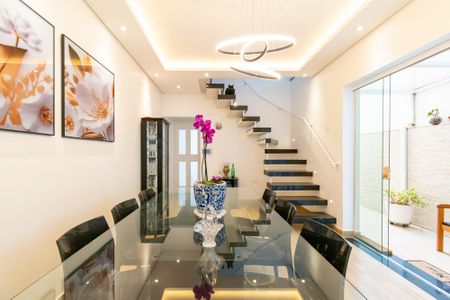 Casa à venda com 190m², 3 quartos e 1 vaga Casa à venda com 190m², 3 quartos e 1 vagaSala